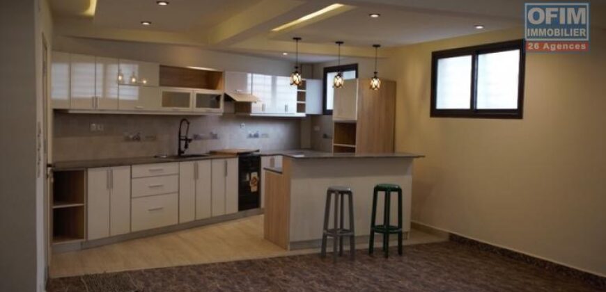 Location d’une charmante villa F3 à étage située à Itaosy