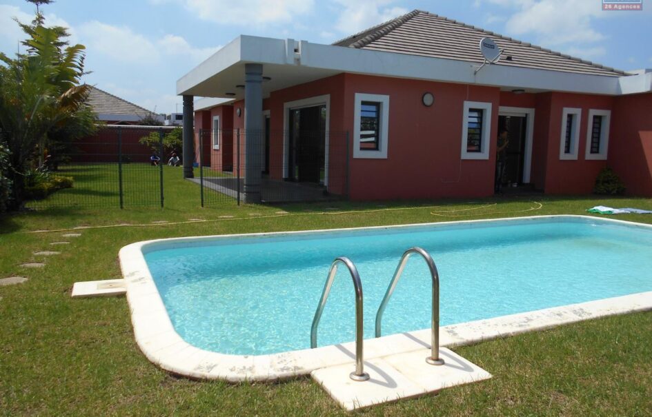 Location d’une superbe villa T5 avec piscine située dans la résidence Bonnet à Ivandry
