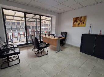 À louer un local commercial de 25 m2 situé dans un environnement dynamique à Ivandry