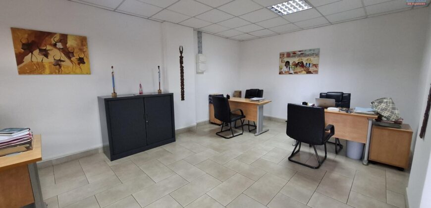 À louer un local commercial de 25 m2 situé dans un environnement dynamique à Ivandry
