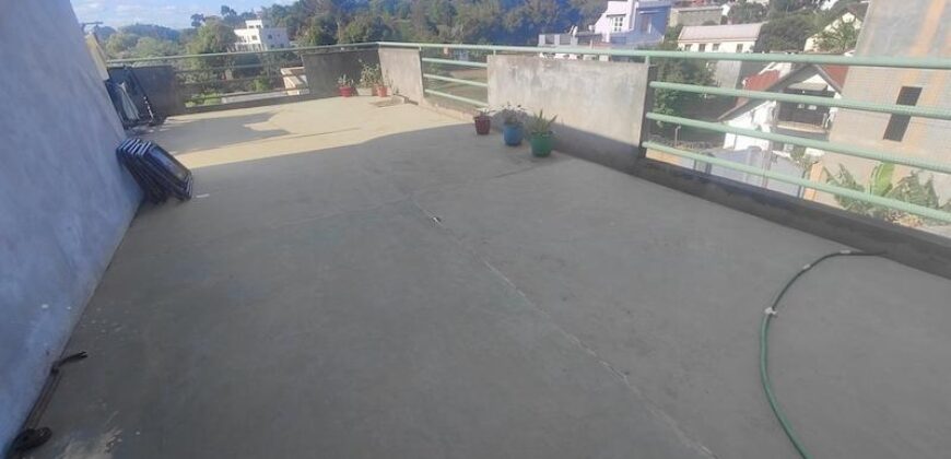 À vendre un immeuble R+3 à terminer situé dans un quartier calme et sécurisé à Amhinambo Talatamaty