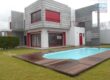 À louer une superbe villa de type F4 avec piscine située dans une résidence sécurisée à Ankadimbahoaka