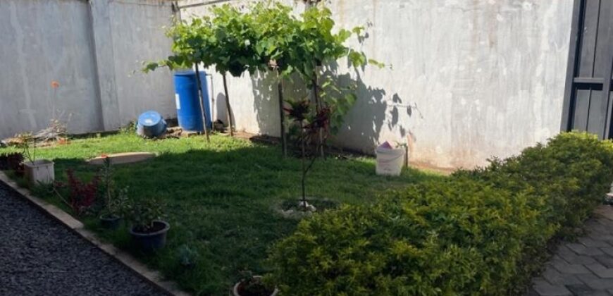 À louer une villa T5 à étage située à Talatamaty Fitroafana À louer une villa T5 à étage située à Talatamaty Fitroafana