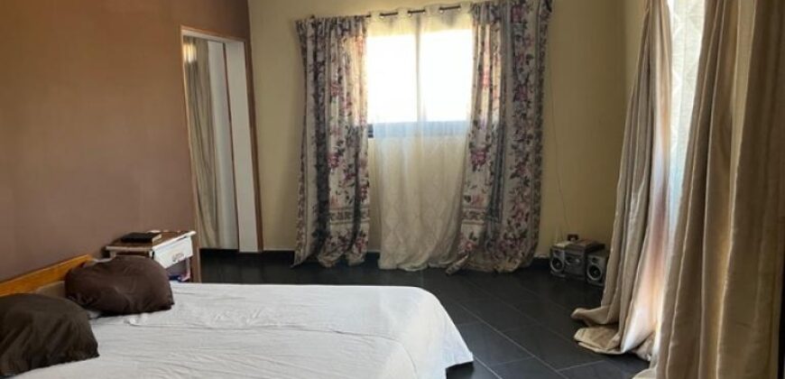 À louer une villa T5 à étage située à Talatamaty Fitroafana À louer une villa T5 à étage située à Talatamaty Fitroafana