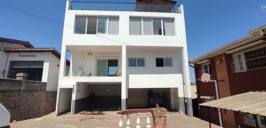 À louer maison de type F3 située dans un quartier calme à Andoharanofotsy À louer maison de type F3 située dans un quartier calme à Andoharanofotsy