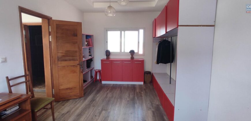 À louer maison de type F3 située dans un quartier calme à Andoharanofotsy À louer maison de type F3 située dans un quartier calme à Andoharanofotsy