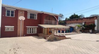 À louer une maison T5 non meublée située dans un quartier calme à Andoharanofotsy