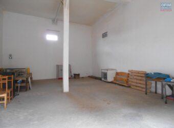 Location d’un entrepôt de 100 m2 situé en bord de route à By Pass