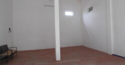 Location d’un entrepôt de 100 m2 situé en bord de route à By Pass