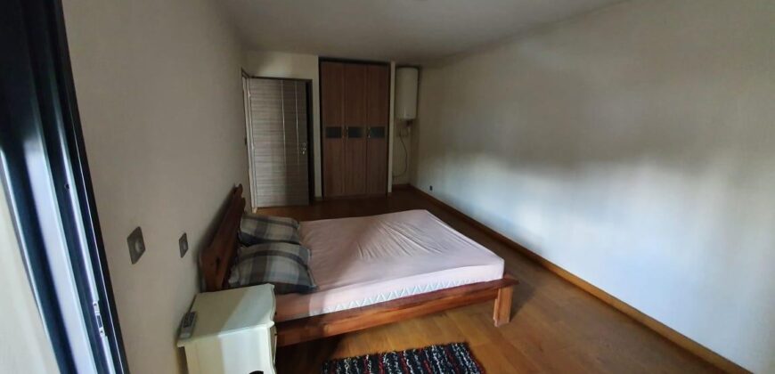 À louer un agréable appartement de type F2 meublé situé proche de toutes les commodités à Ivandry