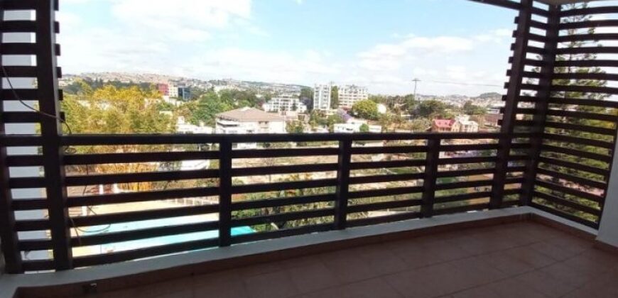 À louer appartement T2 meublé situé à Ivandry dans un immeuble sécurisé