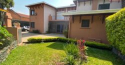 Location d’une charmante villa T6 meublée située dans un quartier résidentiel calme à Androhibe