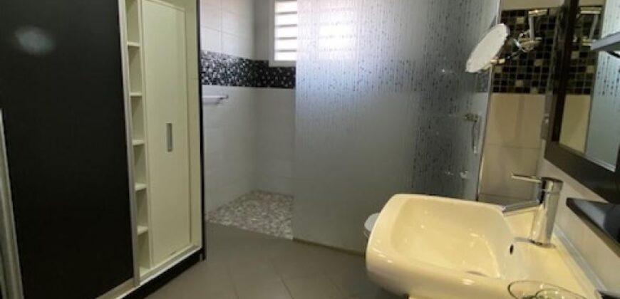 Location d’une charmante villa T6 meublée située dans un quartier résidentiel calme à Androhibe