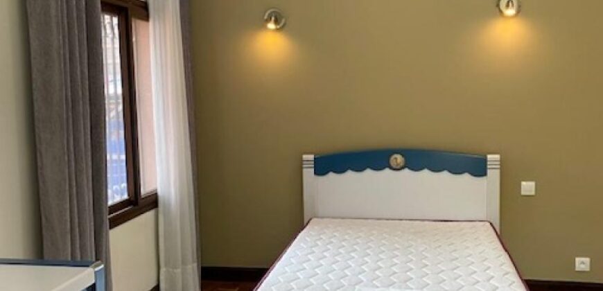 Location d’une charmante villa T6 meublée située dans un quartier résidentiel calme à Androhibe