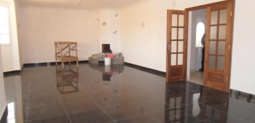 À louer une maison F5 à Tsiadana idéale pour usage de bureau