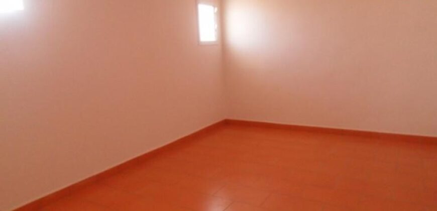 À louer une maison F5 à Tsiadana idéale pour usage de bureau