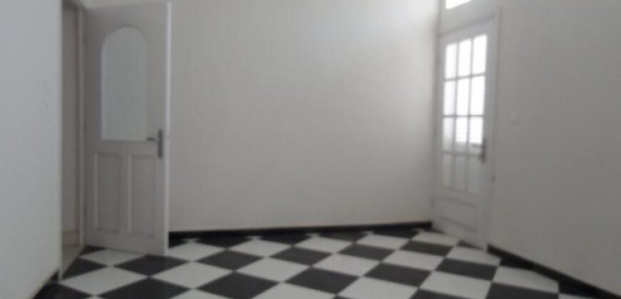 À louer une maison F5 à Tsiadana idéale pour usage de bureau