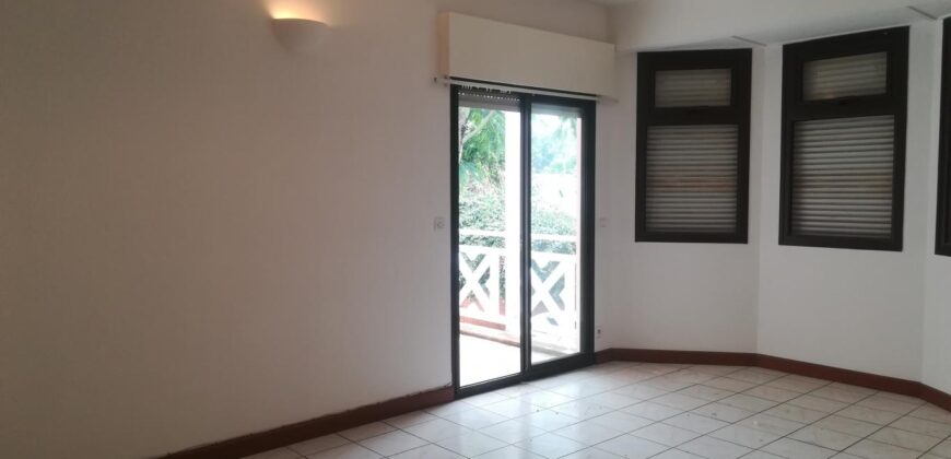 À louer un agréable appartement T2 situé proche du lycée Français à Ambatobe