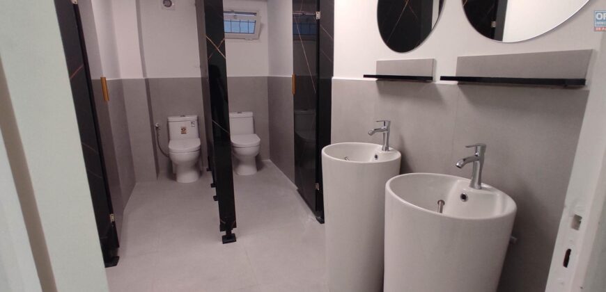 À louer un spacieux bureau de 400 m2 situé dans un site sécurisé à Andraharo