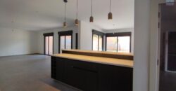 Location d’une magnifique villa T4+ neuve avec piscine située à Ambatobe