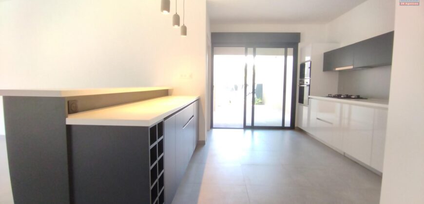 Location d’une magnifique villa T4+ neuve avec piscine située à Ambatobe