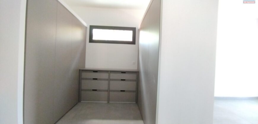 Location d’une magnifique villa T4+ neuve avec piscine située à Ambatobe