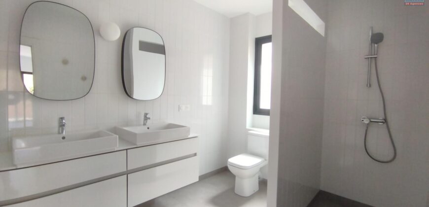 Location d’une magnifique villa T4+ neuve avec piscine située à Ambatobe