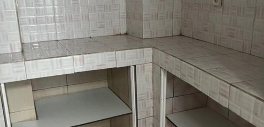 À louer une maison de type F3 en triplex située à Andohalo