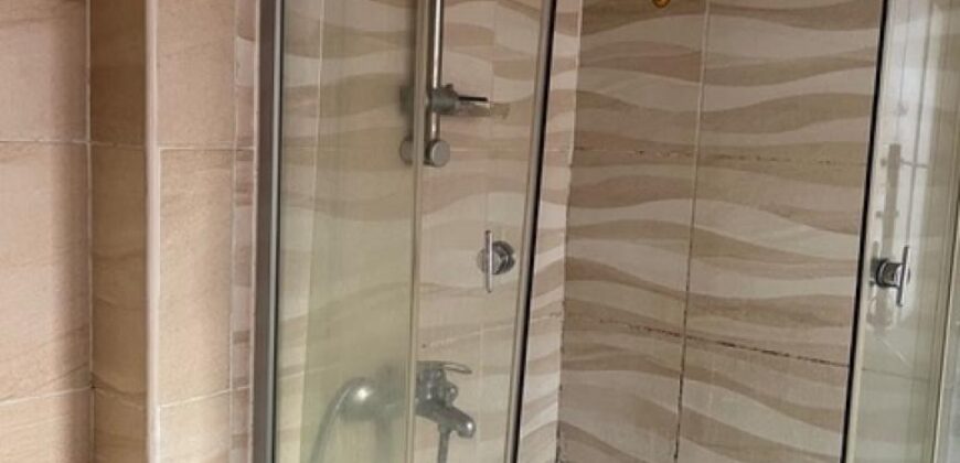 À louer une maison de type F3 en triplex située à Andohalo