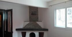 À louer une maison T4 sur trois niveaux située proche des commodités à Isoraka