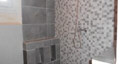 À louer une maison T4 sur trois niveaux située proche des commodités à Isoraka