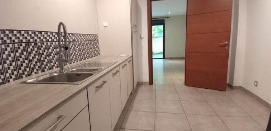 À louer un charmant appartement T3 sécurisé situé à Analamahitsy – Farango