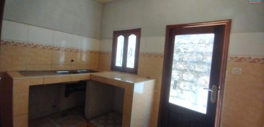 À vendre une propriété de 1588 m2 située à Anjomakely Ivato