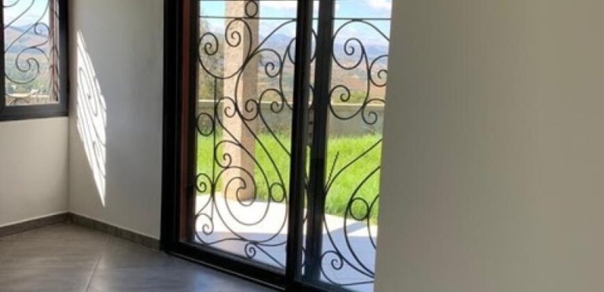 À louer une charmante villa F5 à étage située dans une résidence sécurisée à Ambatobe
