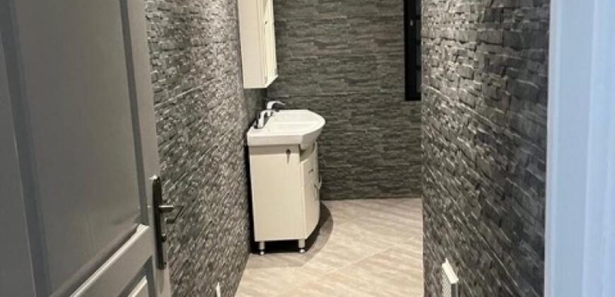 À louer une charmante villa F5 à étage située dans une résidence sécurisée à Ambatobe