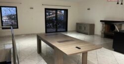 À louer une charmante villa F5 à étage située dans une résidence sécurisée à Ambatobe