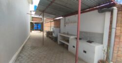 À louer une villa basse de type T5 située dans une résidence calme et sécurisée à Ambohibao Manerinerina