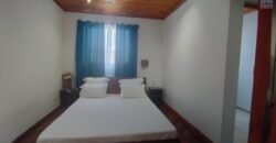 À louer une villa basse de type T5 située dans une résidence calme et sécurisée à Ambohibao Manerinerina