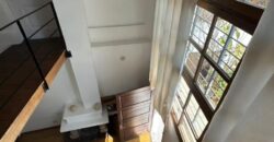 À louer une villa meublée T3 située en plein centre avec vue sur Ambohijatovo Ambony