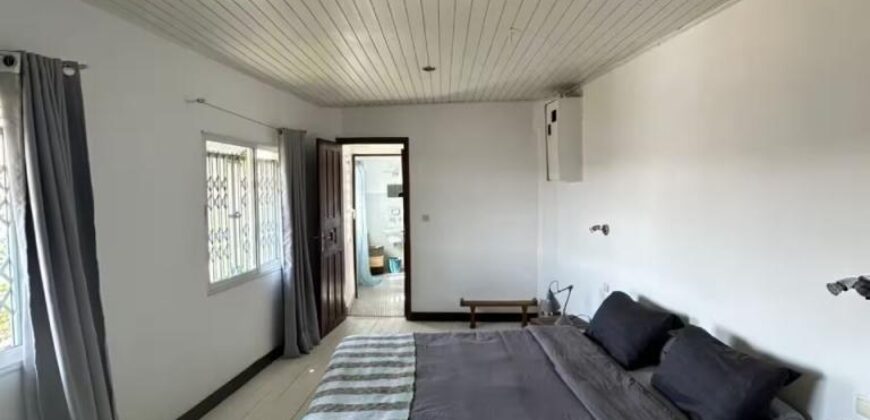 À louer une villa meublée T3 située en plein centre avec vue sur Ambohijatovo Ambony