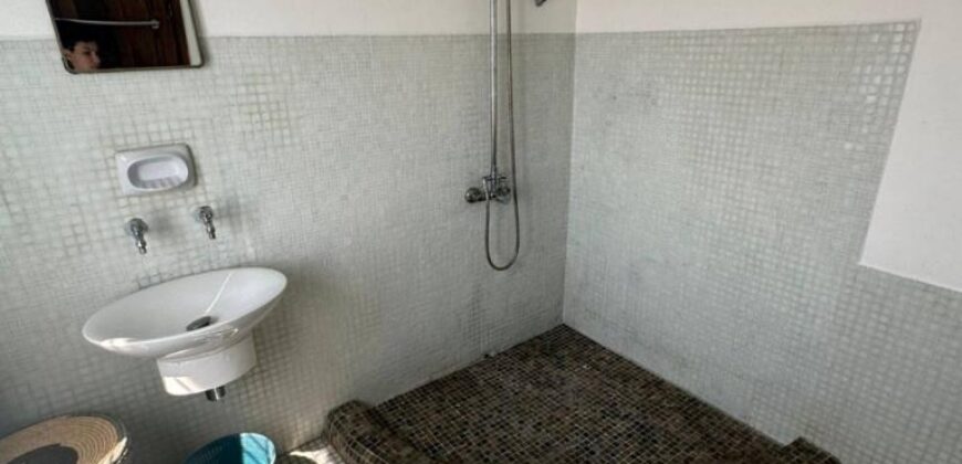 À louer une villa meublée T3 située en plein centre avec vue sur Ambohijatovo Ambony