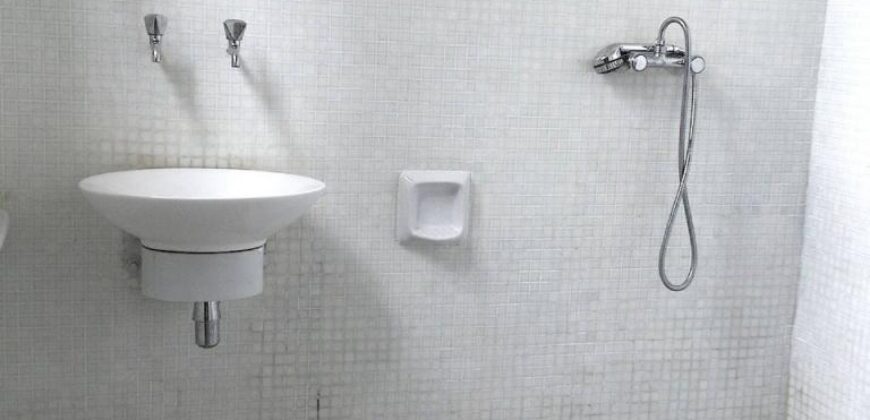 À louer une villa meublée T3 située en plein centre avec vue sur Ambohijatovo Ambony