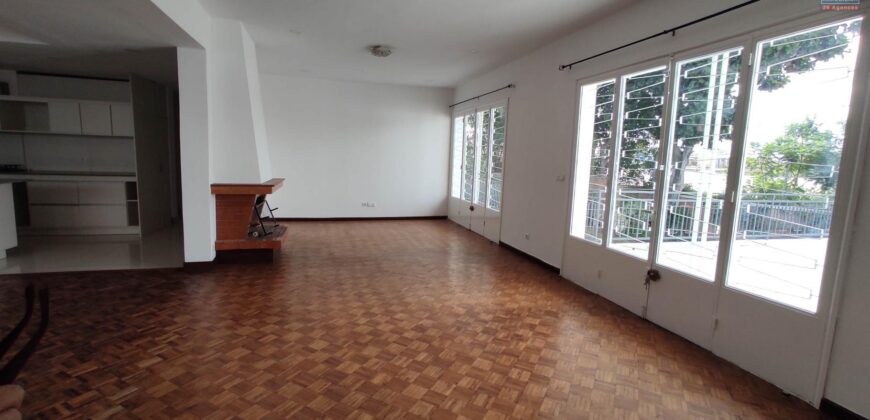 Location d’une vaste villa T5 située dans le quartier résidentiel et paisible d’Androhibe