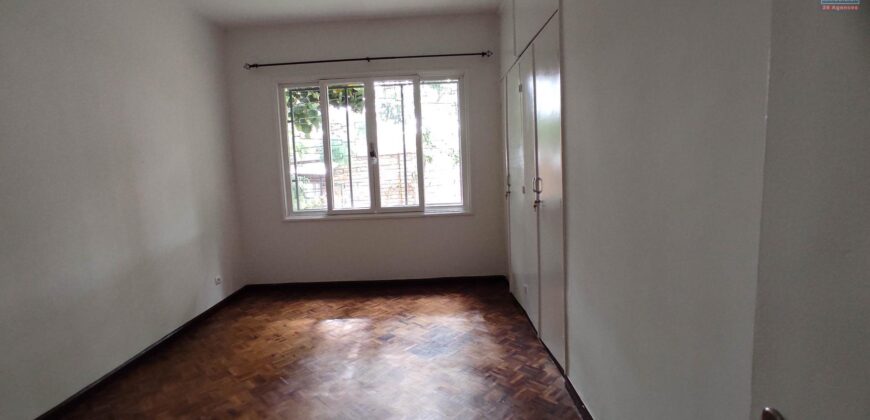 Location d’une vaste villa T5 située dans le quartier résidentiel et paisible d’Androhibe