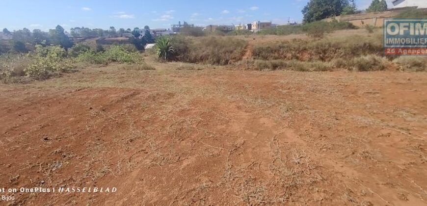 À vendre un vaste terrain de 14440 m2 situé à Andakana Ambohidratrimo