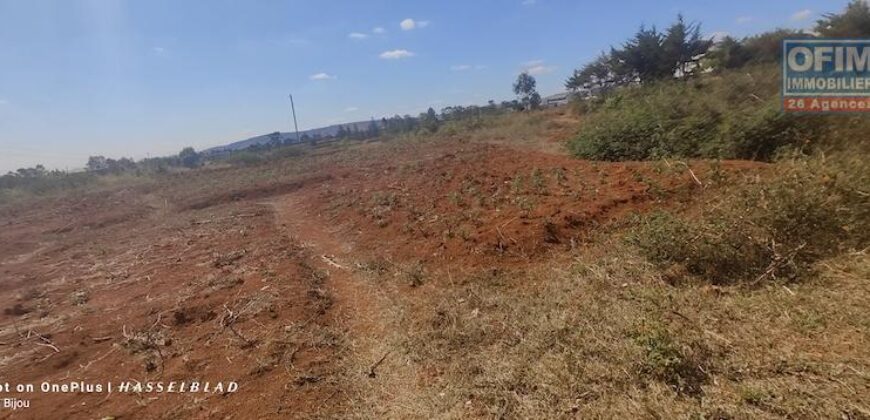 À vendre un vaste terrain de 14440 m2 situé à Andakana Ambohidratrimo