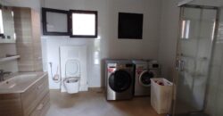 À louer à Amoronkona : Villa T6 meublée et équipée avec piscine et grand jardin