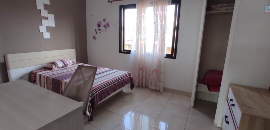 À louer à Amoronkona : Villa T6 meublée et équipée avec piscine et grand jardin