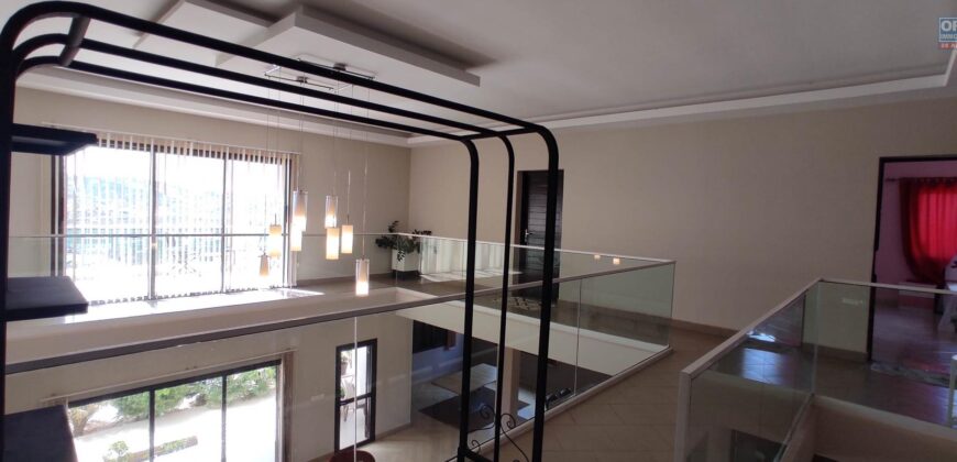 À louer à Amoronkona : Villa T6 meublée et équipée avec piscine et grand jardin