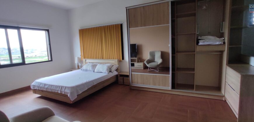 À louer à Amoronkona : Villa T6 meublée et équipée avec piscine et grand jardin